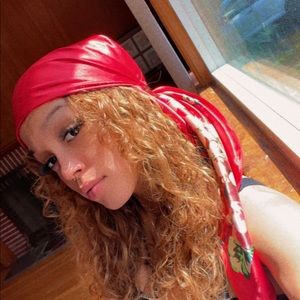 Meet your Posher, Elynia